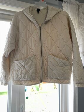 Wild Fable Quilted Hooded Puffer Jacket in Cream